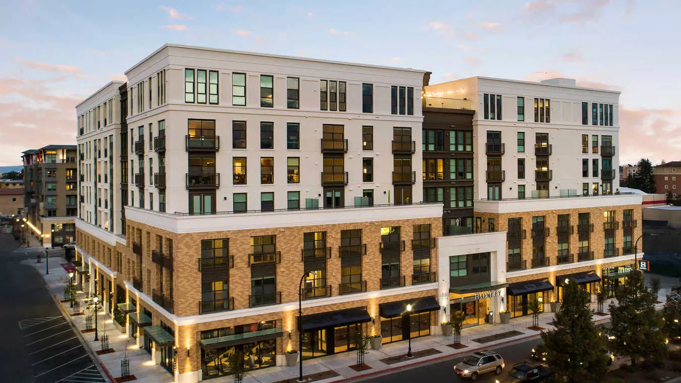 Huxley Apartments photo 3