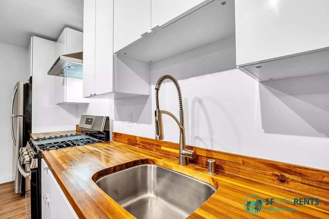 Redwood City: Updated And Unfurnished 1 Bed 1 Bath W/ Large Living Room, Private Patio, &amp; Parking Included photo 2
