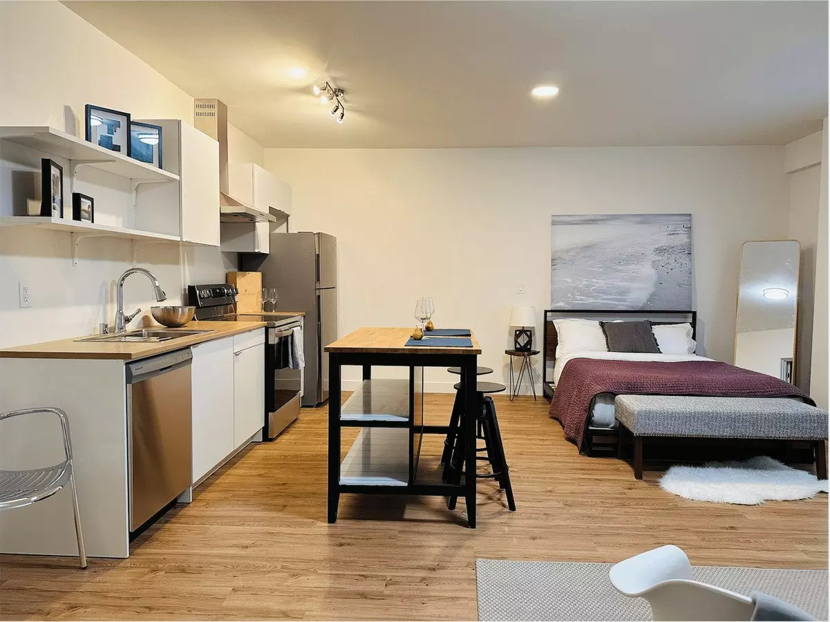 Redwood City: Unfurnished And Remodeled Studio W/ Laundry In Unit &amp; Parking Included photo 3