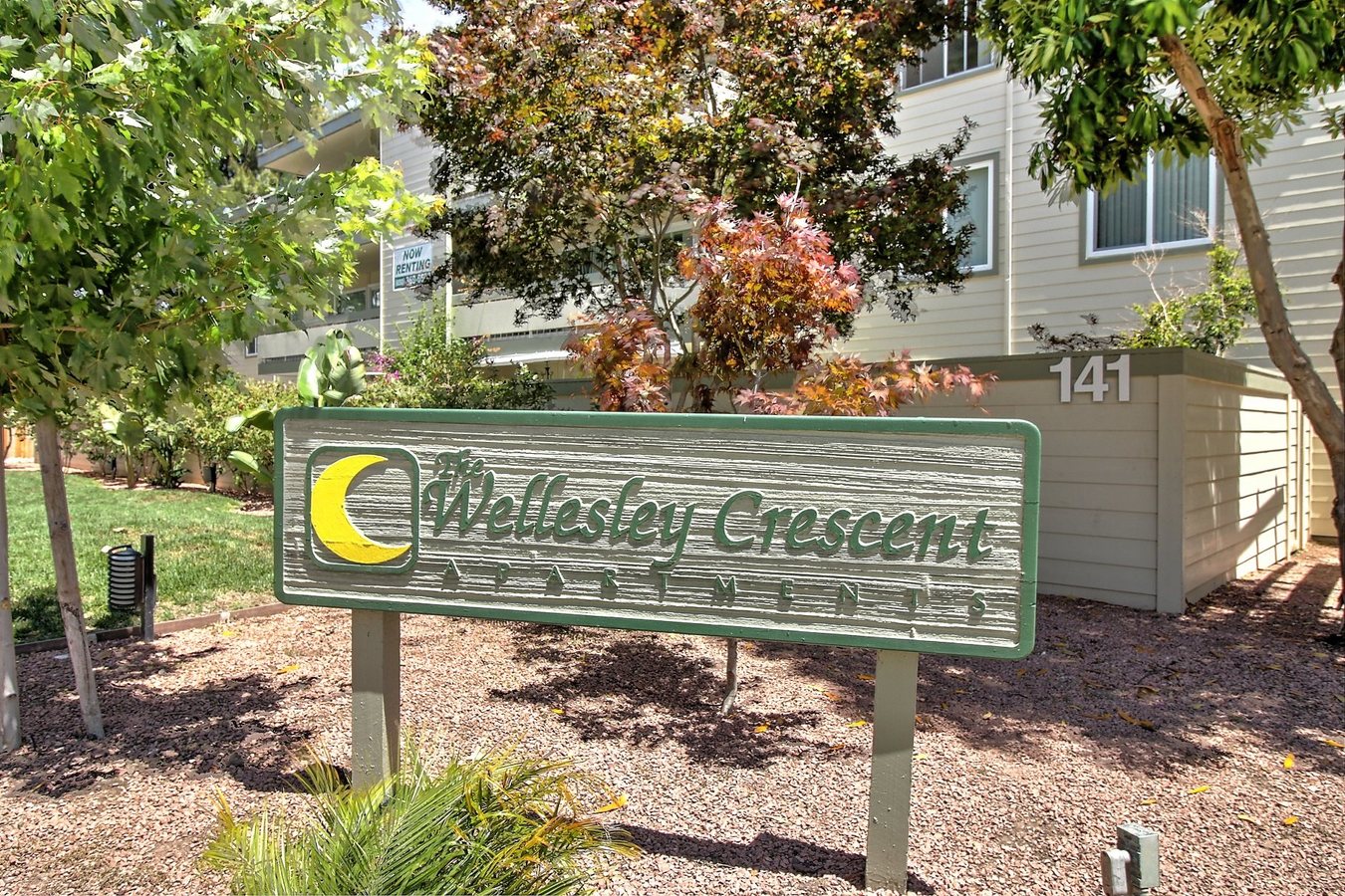 Wellesley Crescent photo 2
