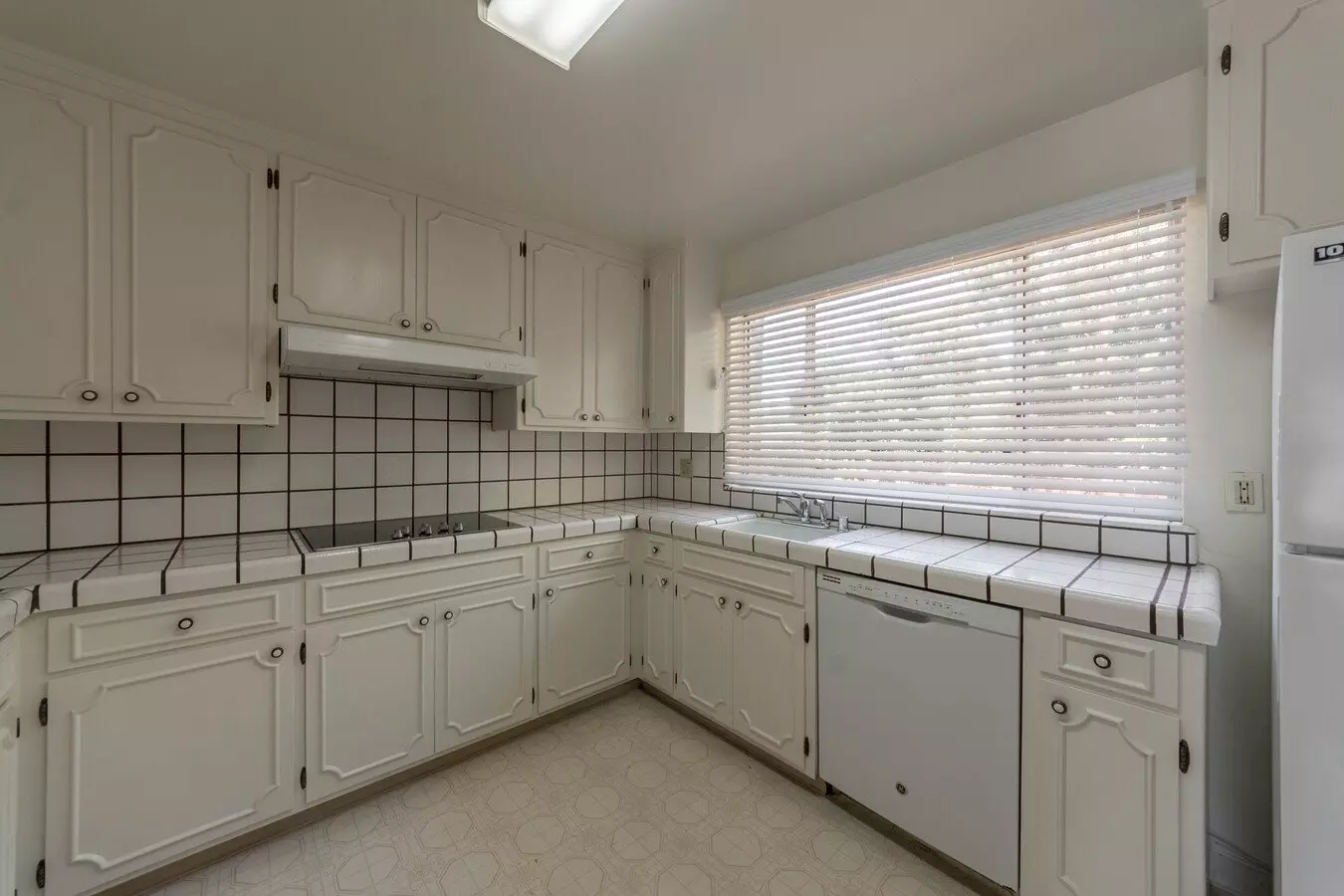 Wonderful 3 Bed 2 Bath Single Family Home Located In Redwood City photo 5