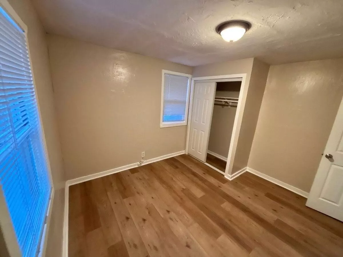 1537 Truman Street, Richmond (Apartment) photo 5