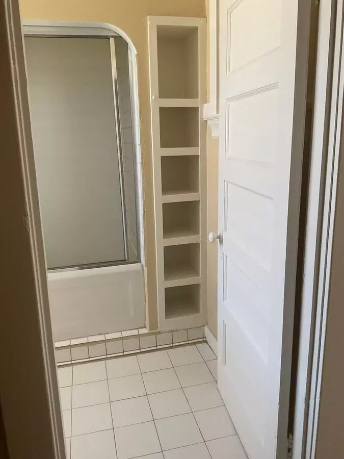 Updated 1 BR/1 BA in Convenient Location photo 3