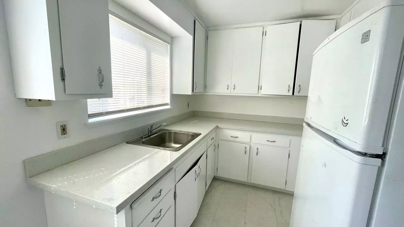 2508 Cutting Blvd photo 2