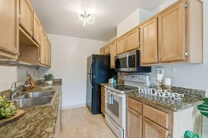 72 Bayside Ct photo 5