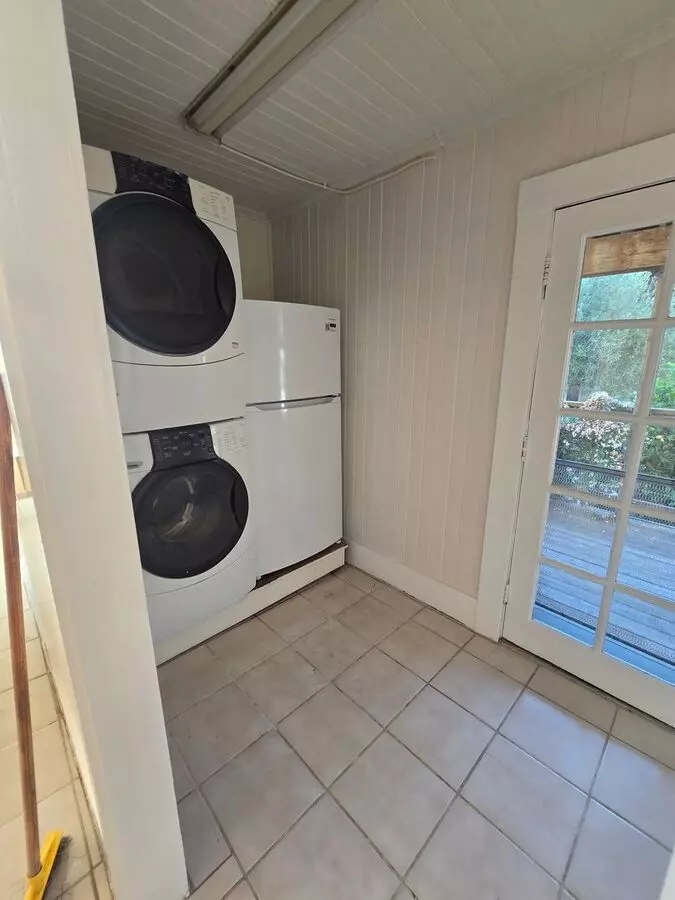 Beautiful Lower Level Unit In Pt. Richmond, Ca photo 3