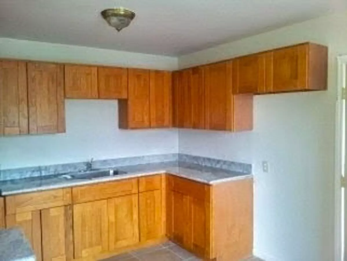 Great 3 Bed 2 Bath House In Richmond -- Coming Soon !!! photo 4