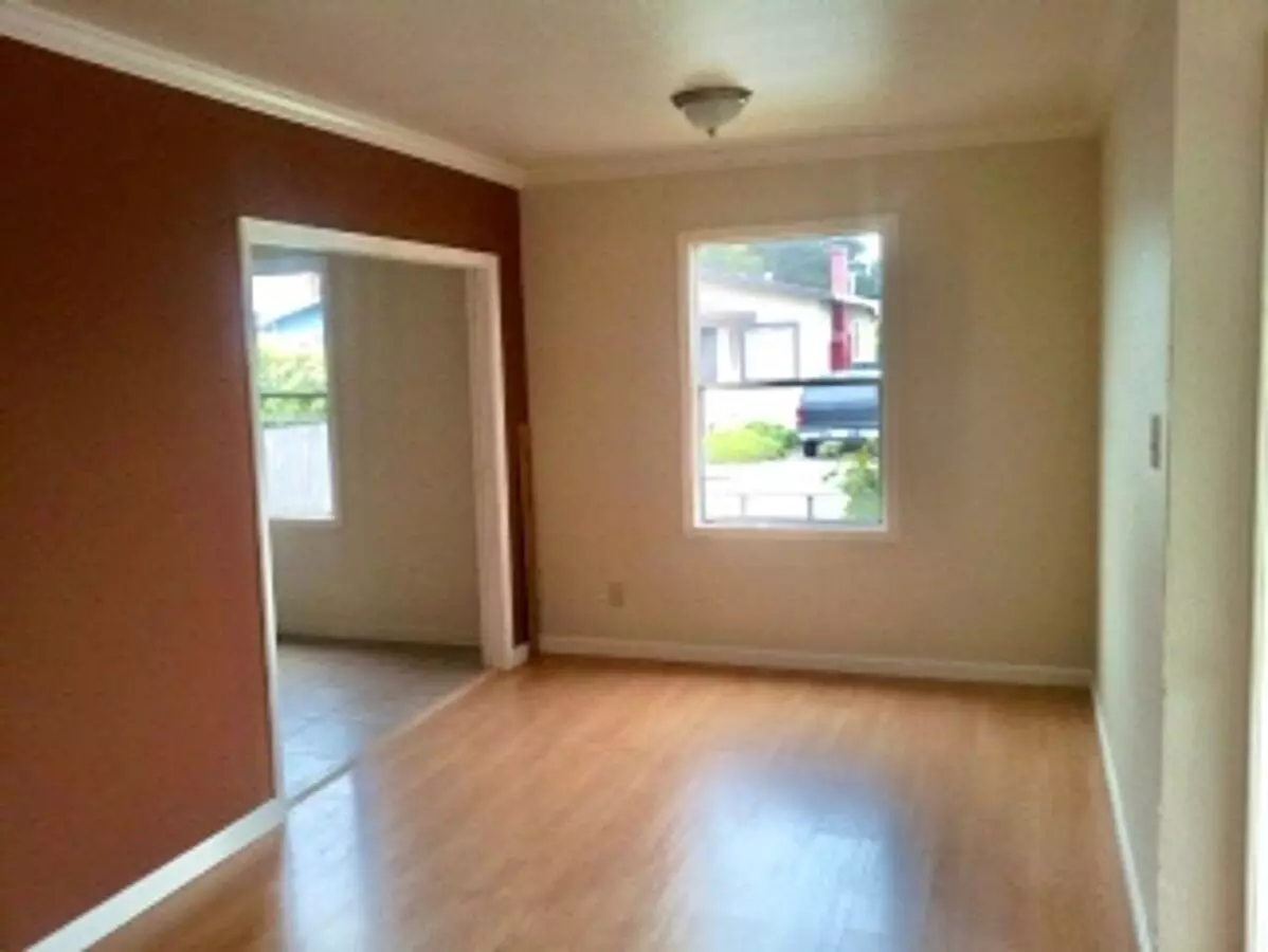 Great 3 Bed 2 Bath House In Richmond -- Coming Soon !!! photo 3