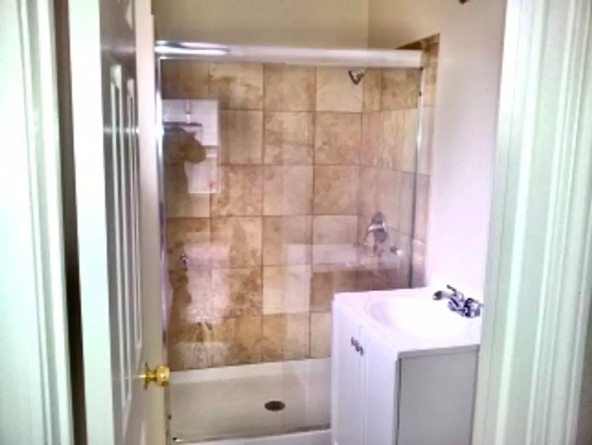 Great 3 Bed 2 Bath House In Richmond -- Coming Soon !!! photo 5