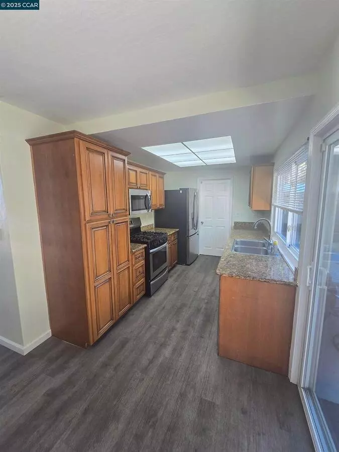 Two story home located in Hilltop Area of Richmond photo 3