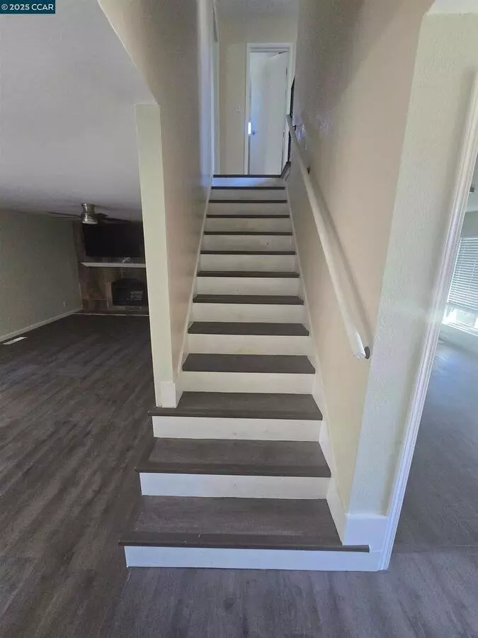 Two story home located in Hilltop Area of Richmond photo 4
