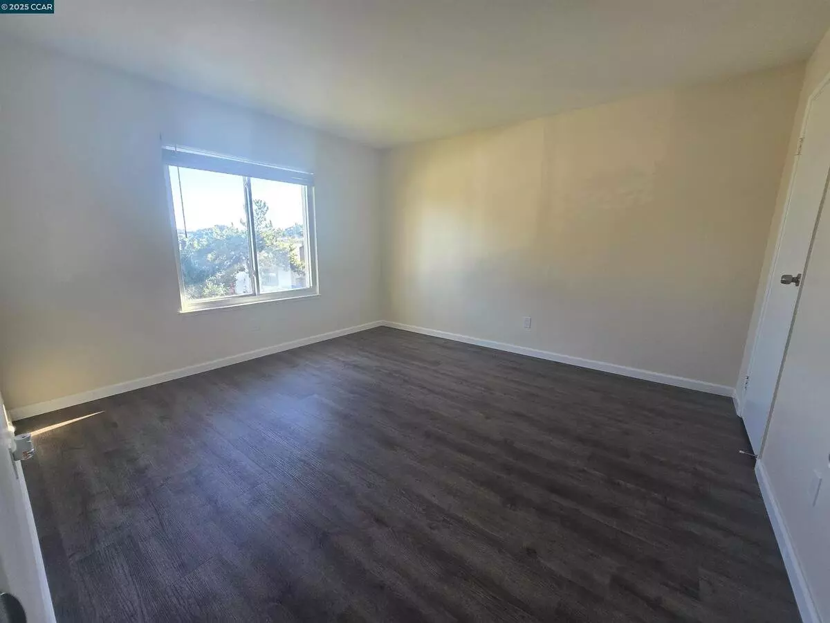 Two story home located in Hilltop Area of Richmond photo 2