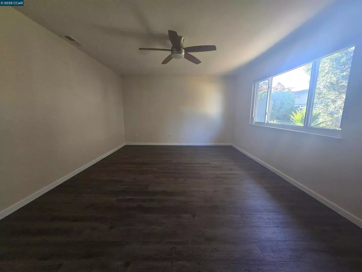 Two story home located in Hilltop Area of Richmond photo 5
