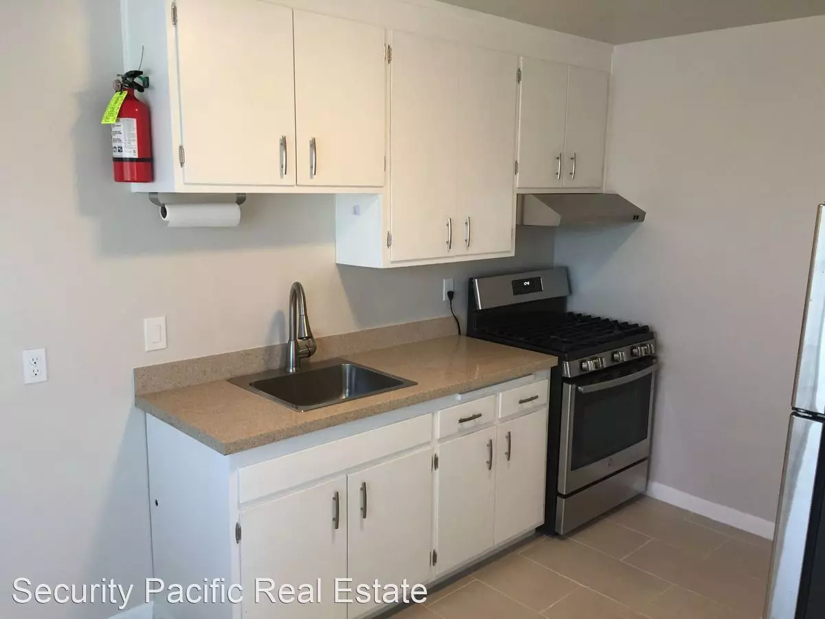 301 Willard Ave photo 3