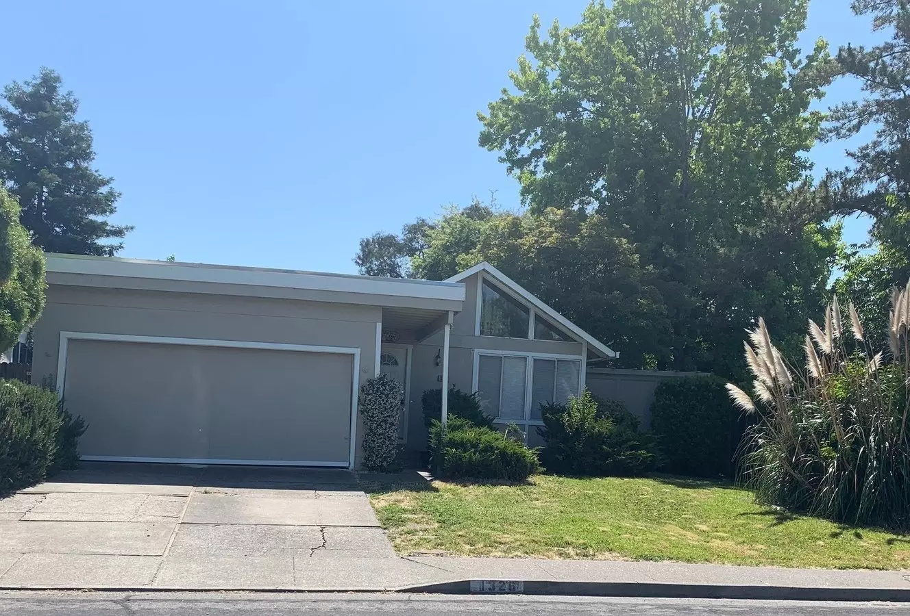 1326 Camino Coronado