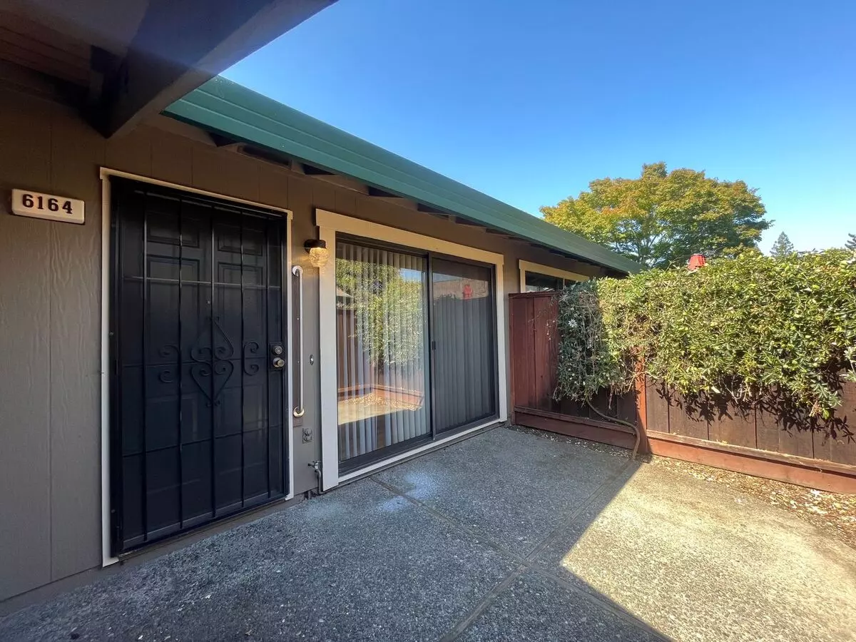 6164 Country Club Dr Rohnert Park, CA 94928