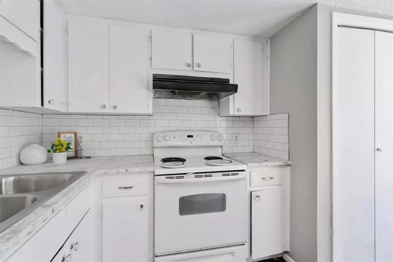 1701-1711 Rawhide Loop photo 4
