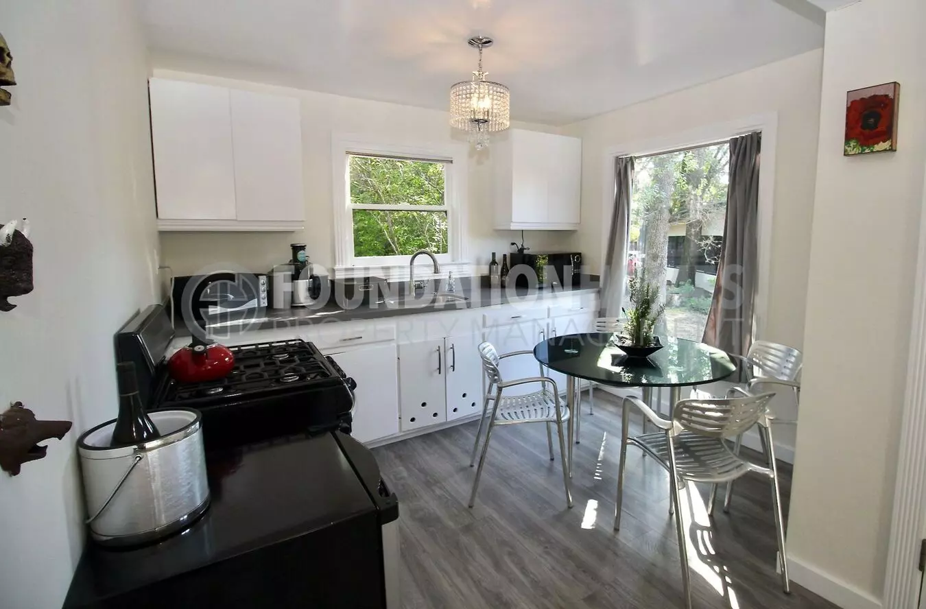 Creative Cottage Retreat – Near Downtown San Anselmo- Music Studio - A/c - Foundation photo 4
