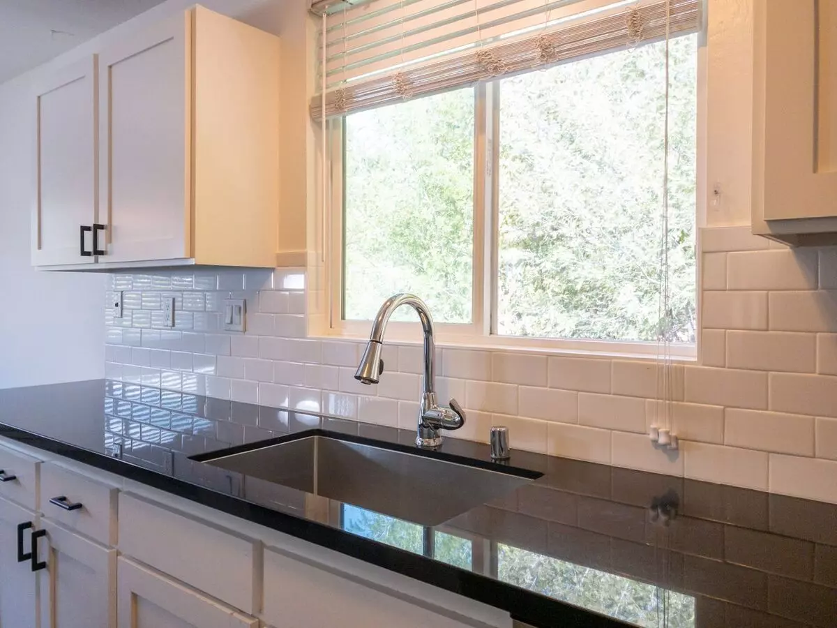 934 Sir Francis Drake Blvd Kentfield, CA 94904 photo 5