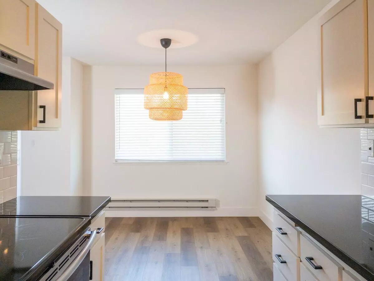 934 Sir Francis Drake Blvd Kentfield, CA 94904 photo 4