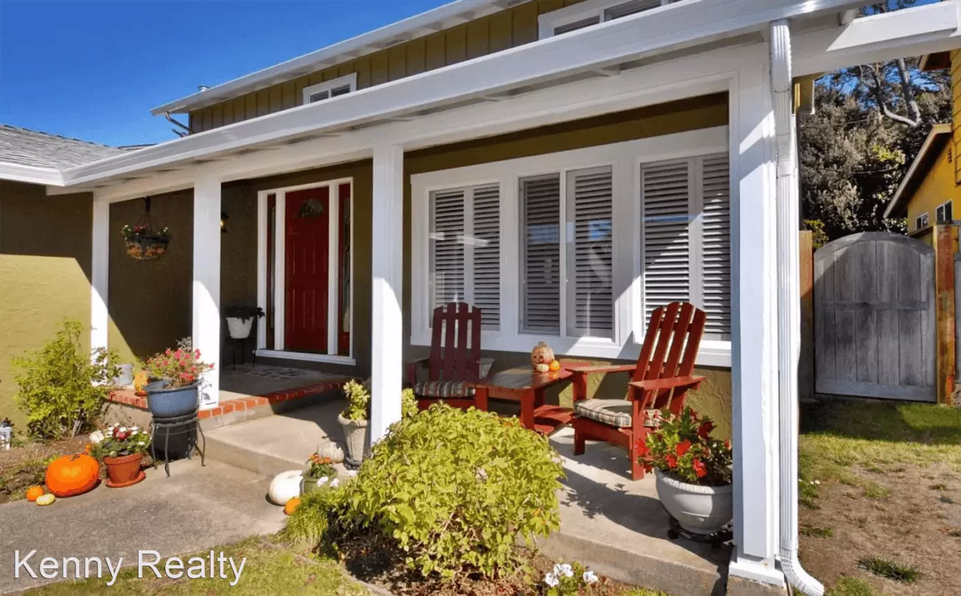 Beautiful 4 Bedroom Home Near Sweeney Ridge Trail photo 3