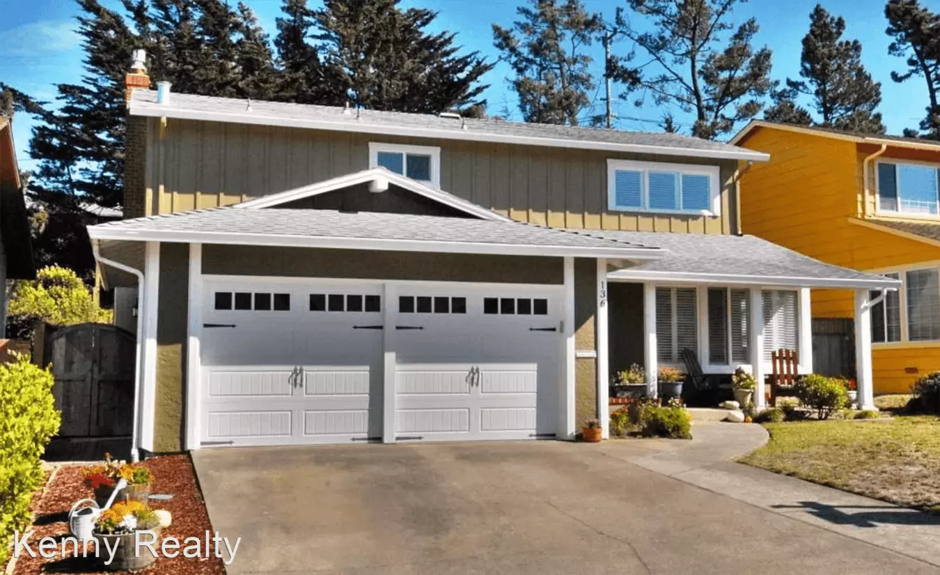 Beautiful 4 Bedroom Home Near Sweeney Ridge Trail photo 2