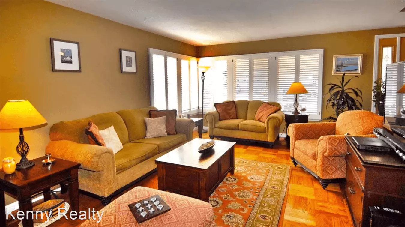 Beautiful 4 Bedroom Home Near Sweeney Ridge Trail photo 4