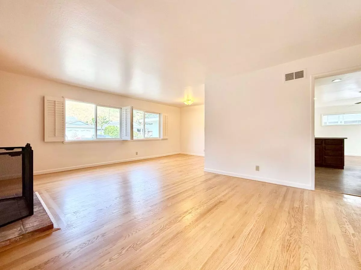 Newly Remodeled San Bruno Home - Easy Sf/silicon Valley Commute photo 4