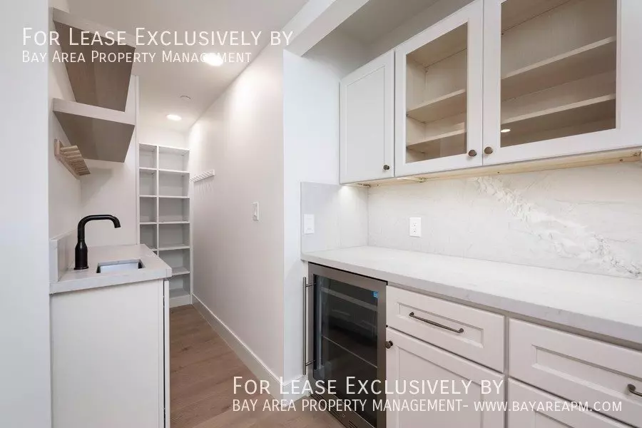 1351 Arroyo Ave photo 4