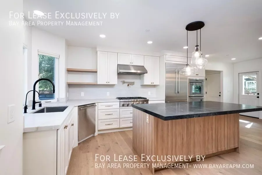 1351 Arroyo Ave photo 5
