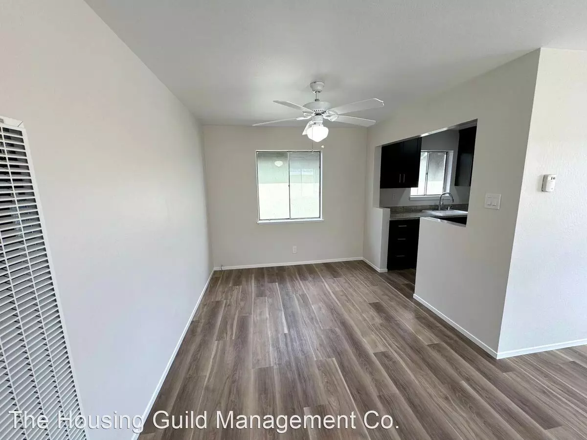 1464 Laurel St. Apts. photo 3