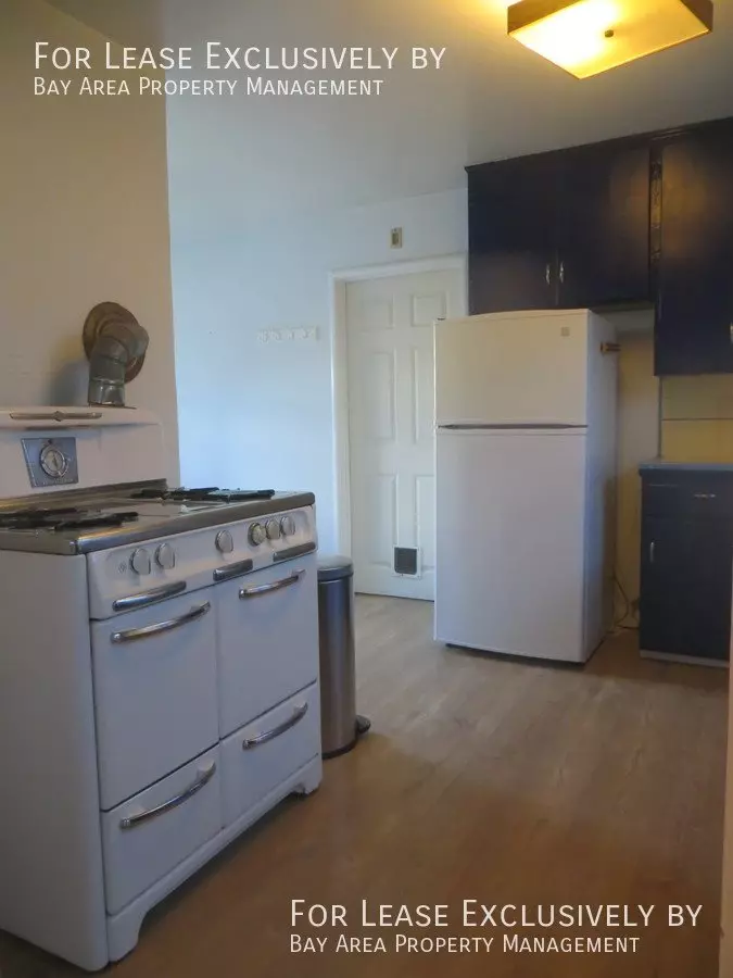 230 Park Avenue, San Carlos, CA 94070 photo 3
