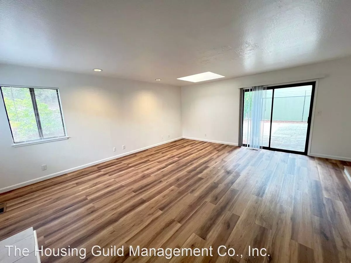Renovated 4 Bedroom Home in an Idyllic Residential Neighborhood photo 3
