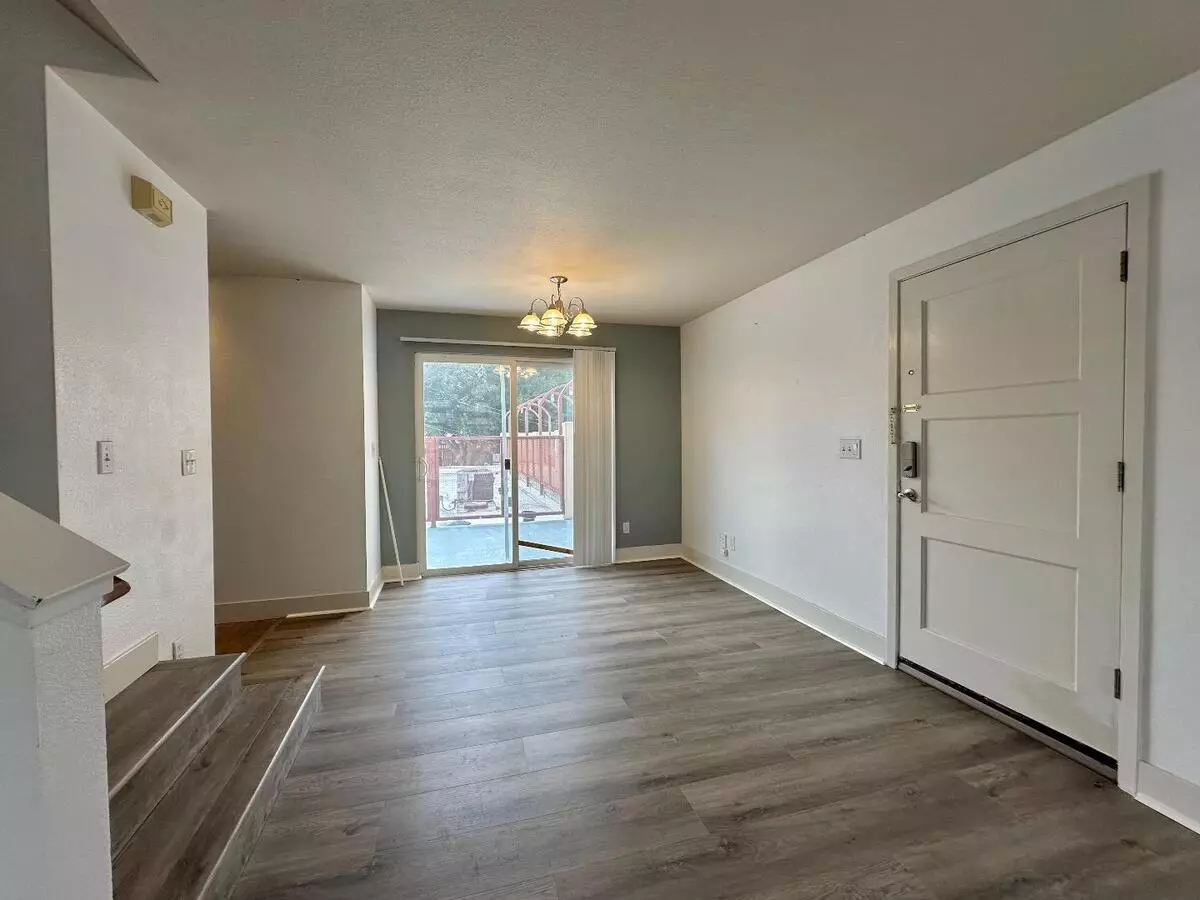 864 Laurel Street, San Carlos, CA 94070 photo 3