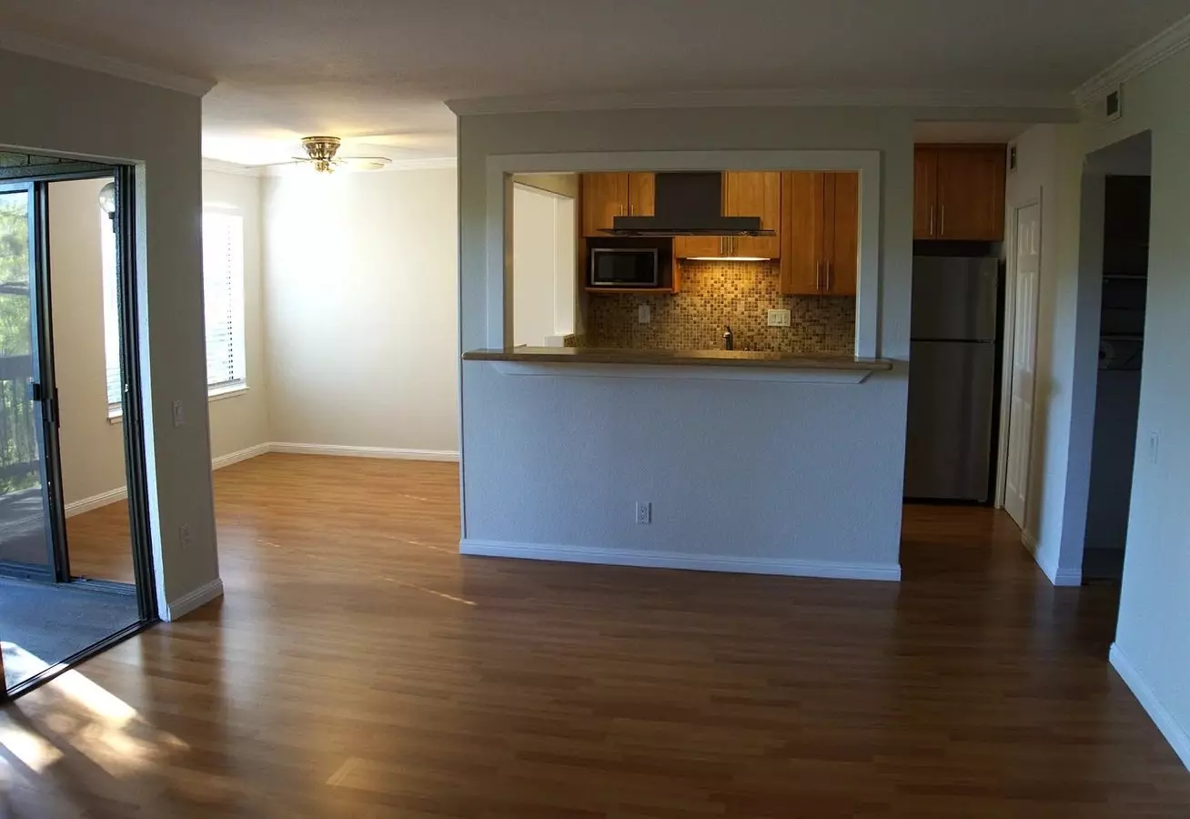 Available Condo Is In The San Carlos Hills photo 4