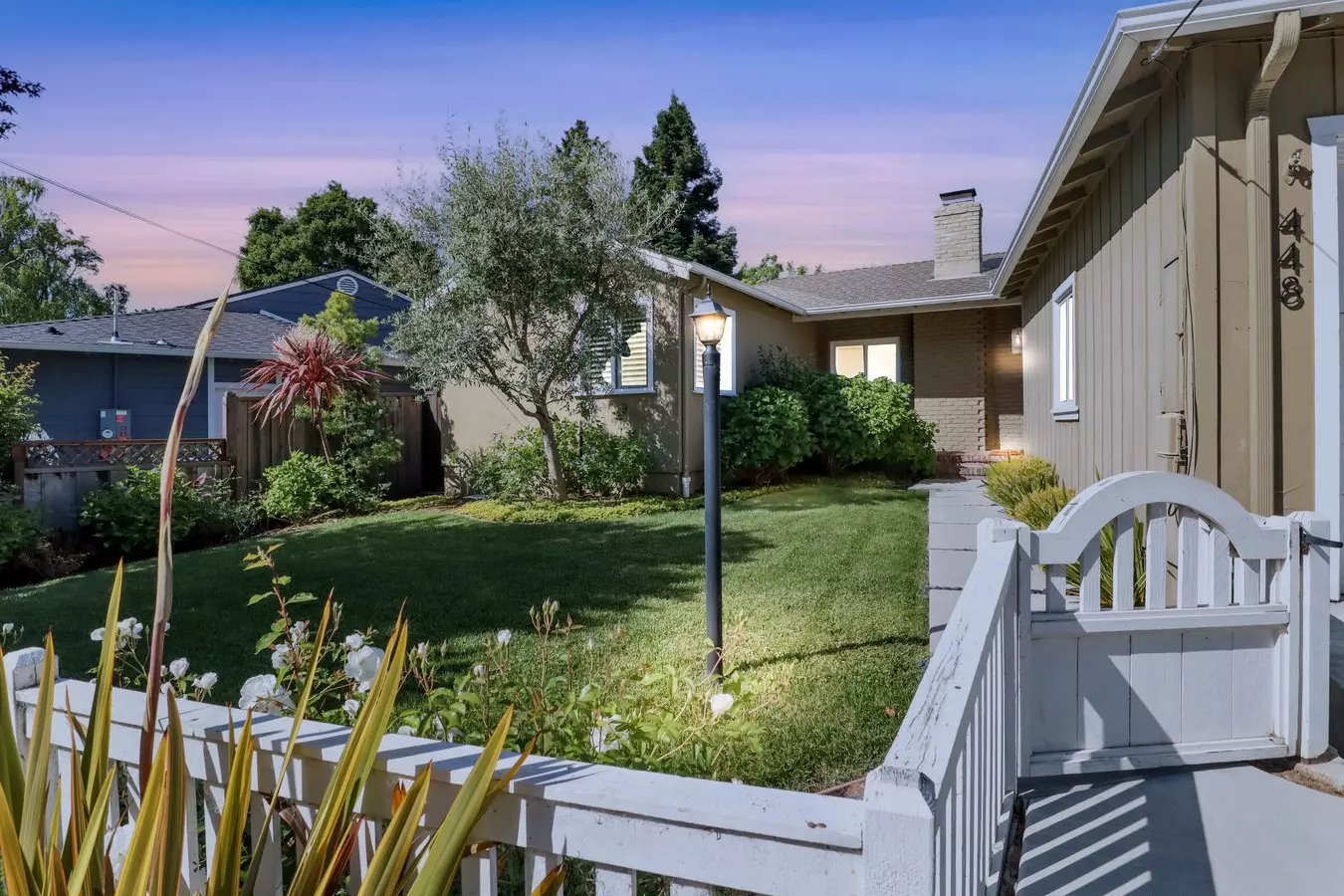 448 Emerald Ave photo 3