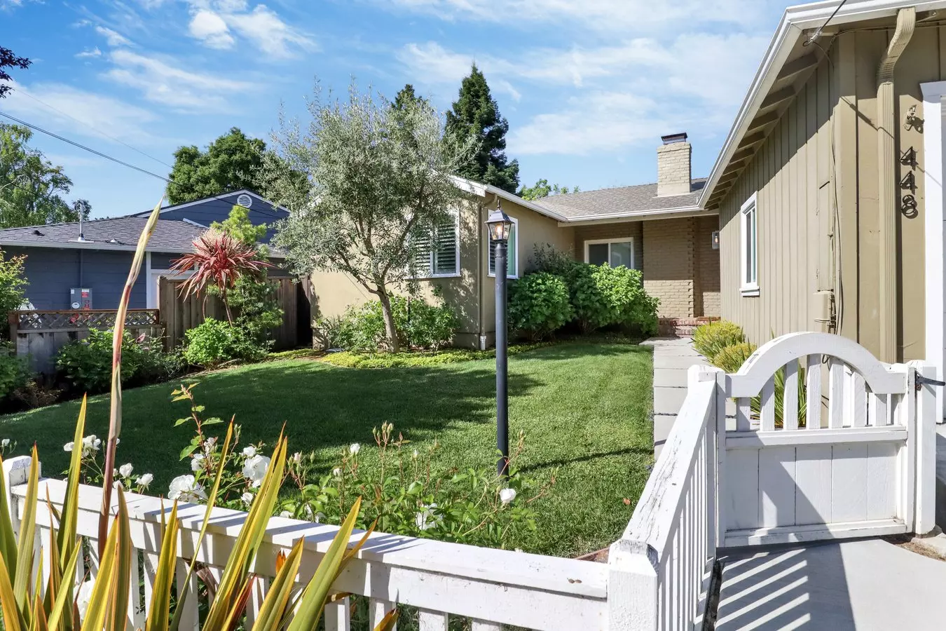 448 Emerald Ave photo 4