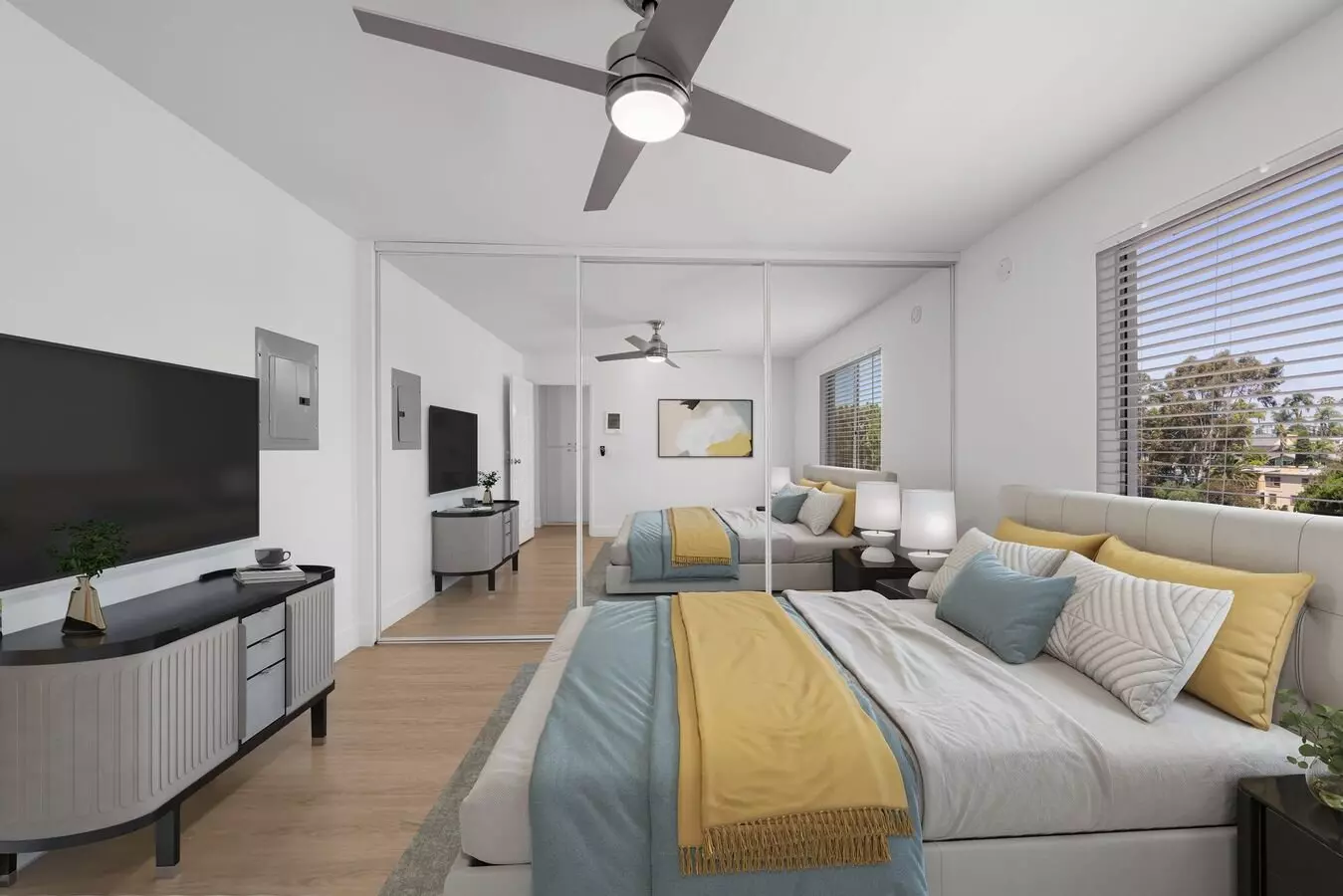 University Crest Apartments photo 3