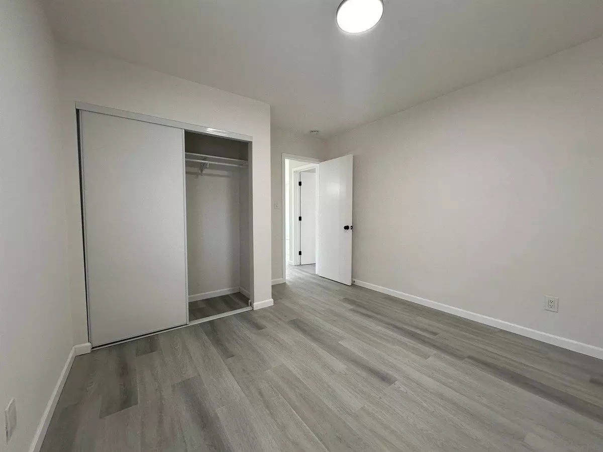 1109 S 36th St San Diego, CA 92113 photo 2