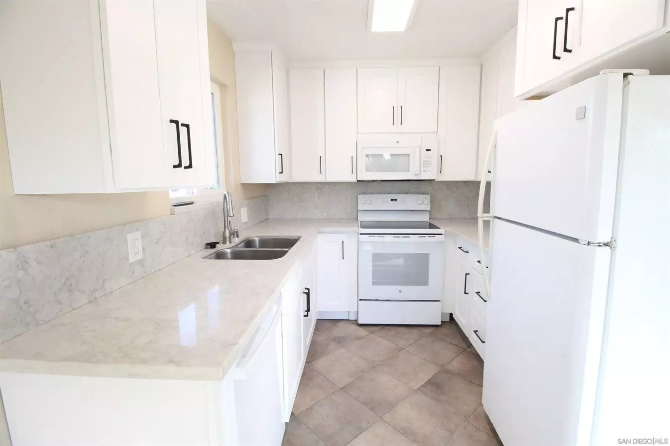 11183 Kelowna Rd San Diego, CA 92126 photo 2