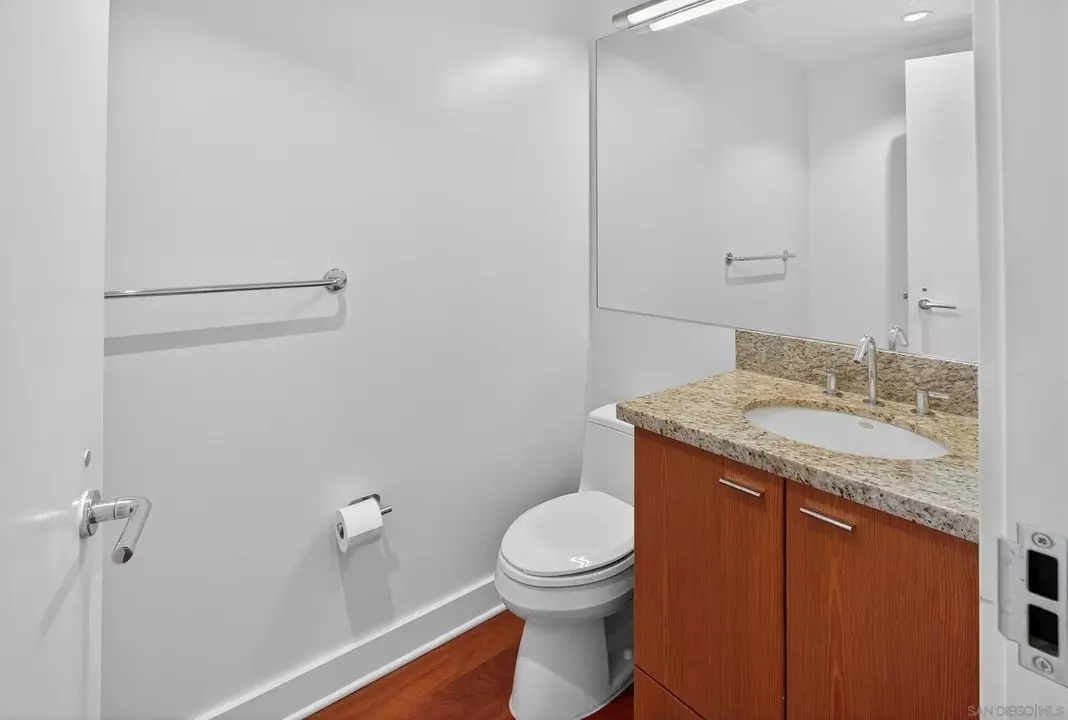 Luxury 1br / 1.5ba Condo | The Grande, Santa Fe Place photo 4