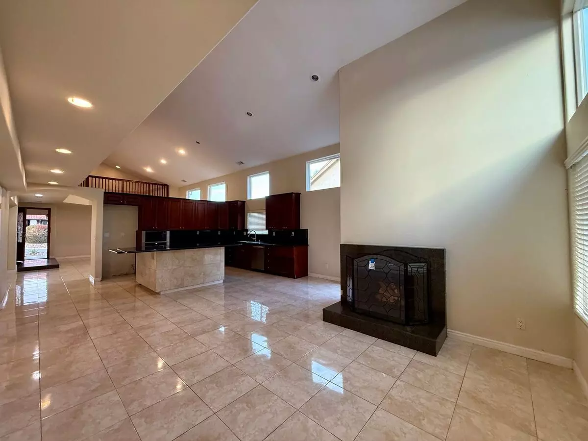 12665 Sundance Ave photo 5