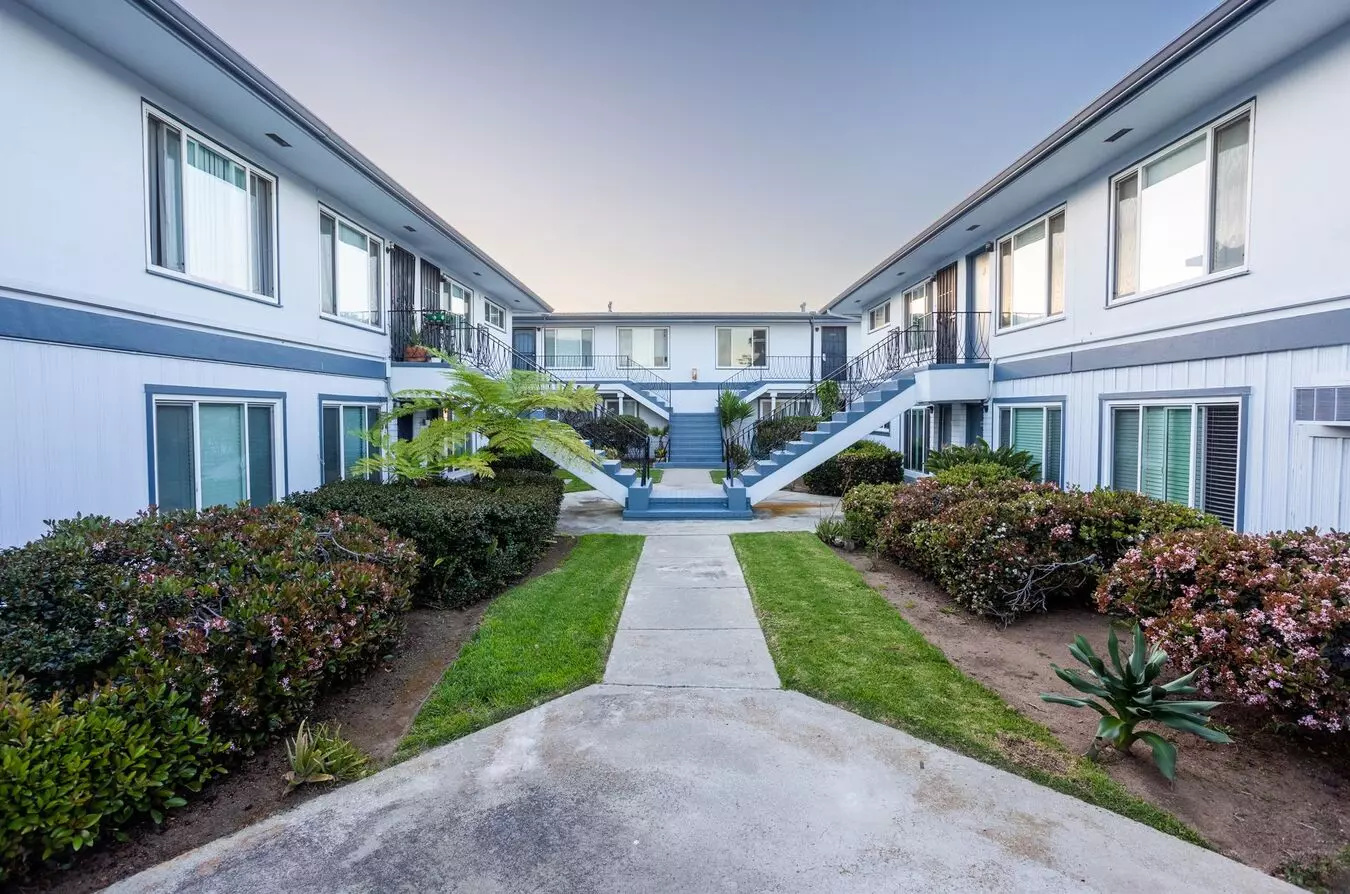 Bay Park Apartments photo 4