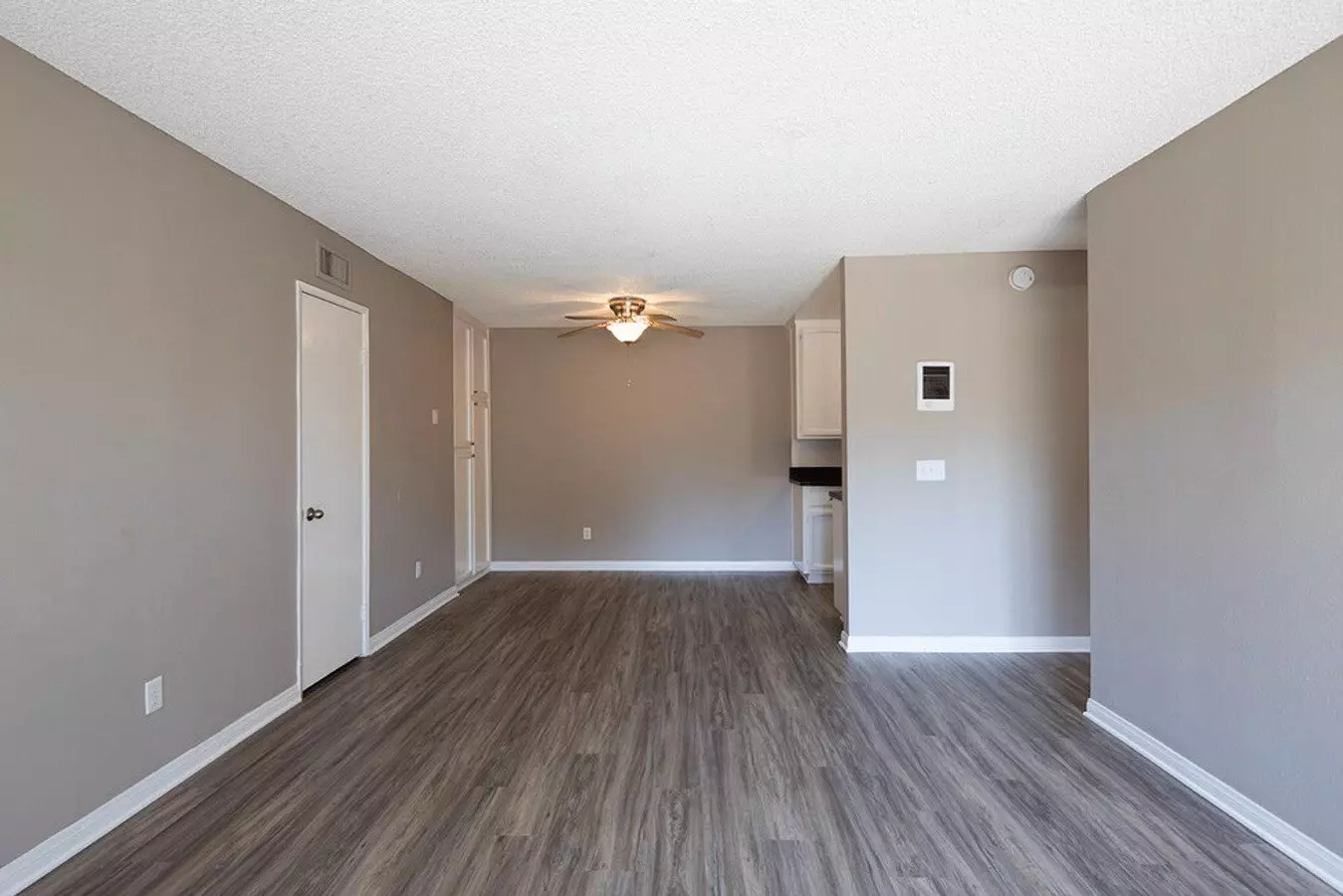 Royal Village Apartments photo 4