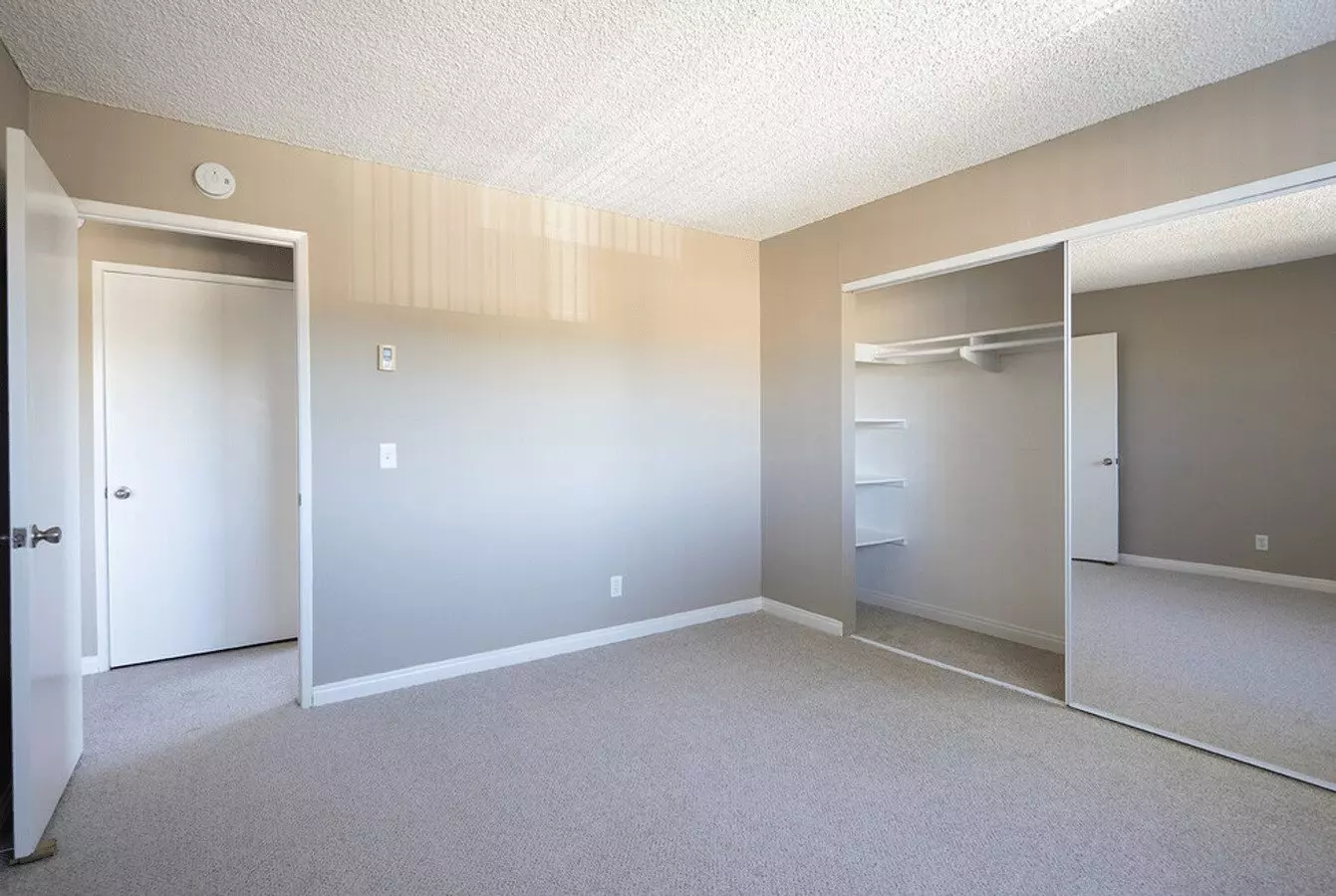 Royal Village Apartments photo 5