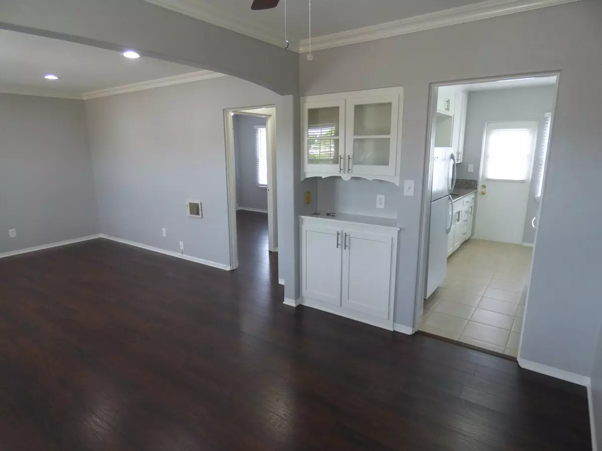 2975 Laurel Street, San Diego, CA 92104 photo 2
