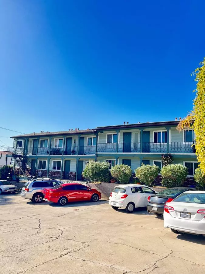 2810 Union photo 3