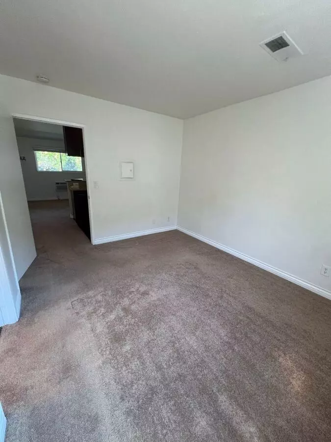 2840 B St. photo 5