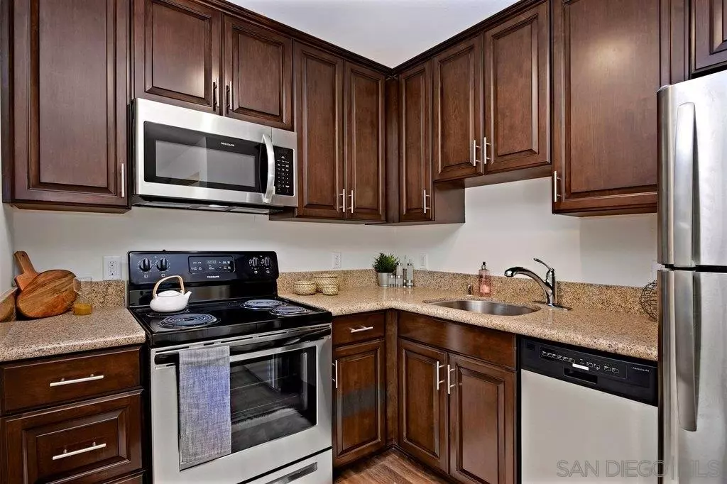 3574-3580 4TH AVENUE  ** photo 5