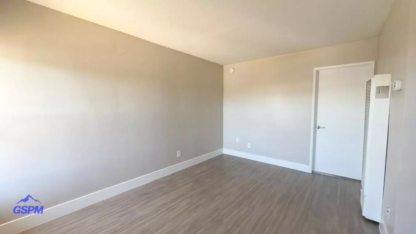 Willow Glen Apartments photo 4